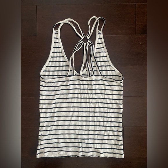 5 tops - Hollister, dynamite etc. - Picture 2 of 16